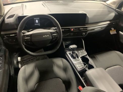New 2026 Kia Sportage LX image 9