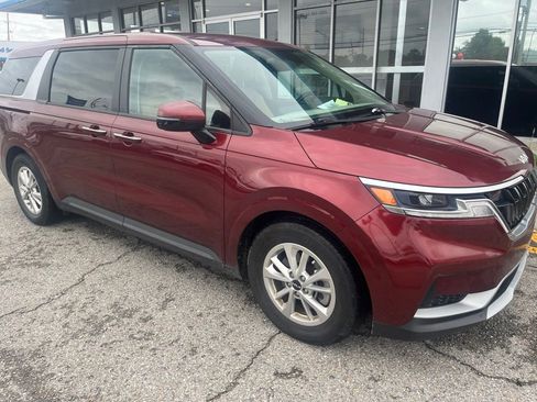 Used 2022 Kia Carnival LX FWD image 5