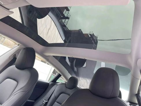 Used 2023 Tesla Model 3 Standard Range image 12