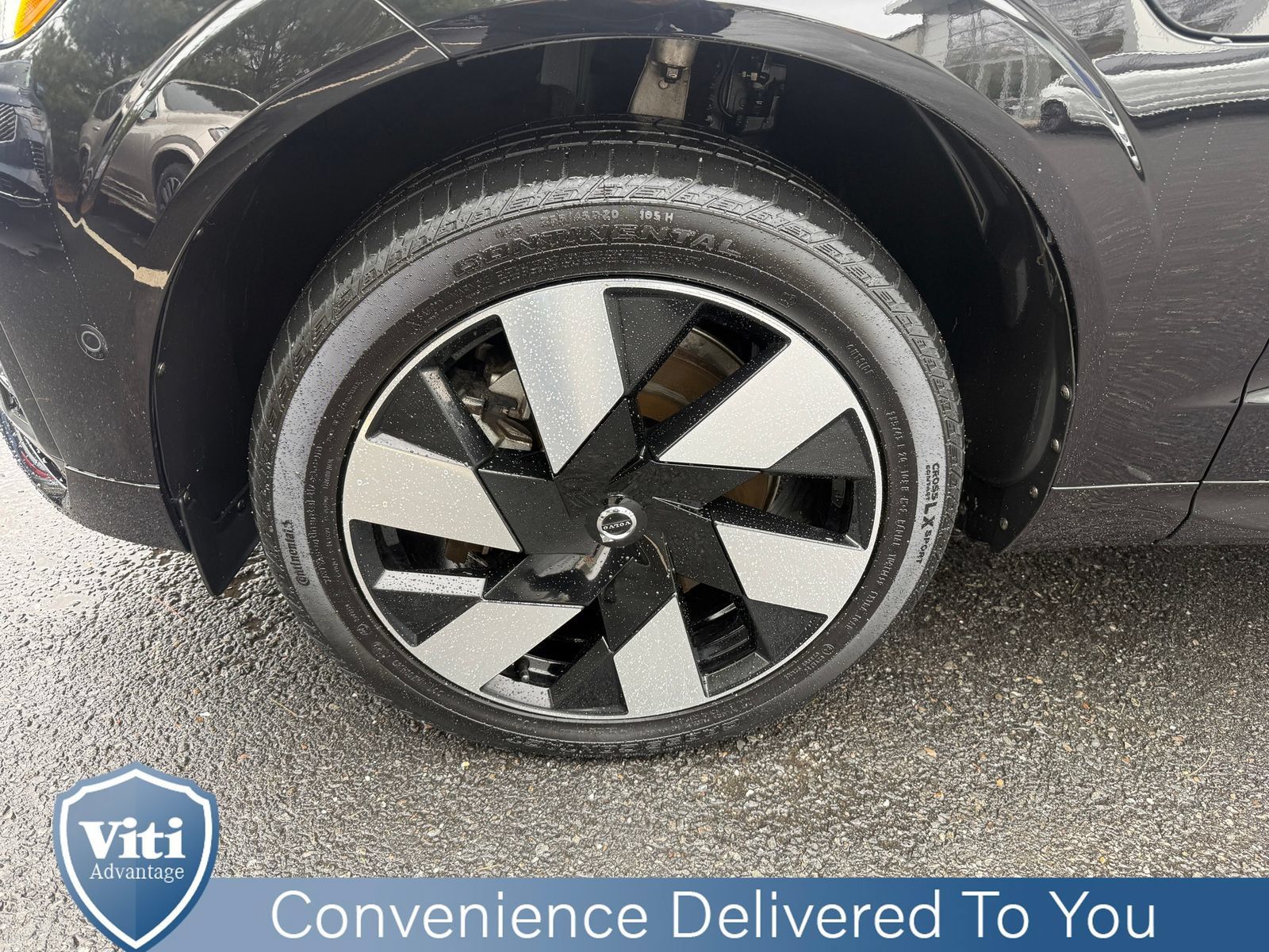 Certified 2024 Volvo XC60 T8 Ultimate AWD/4WD image 12