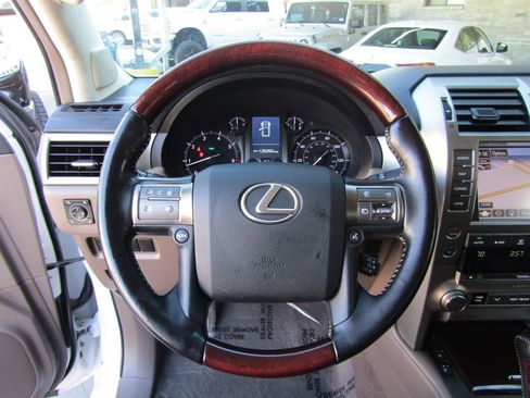 Used 2017 Lexus GX 460 image 15