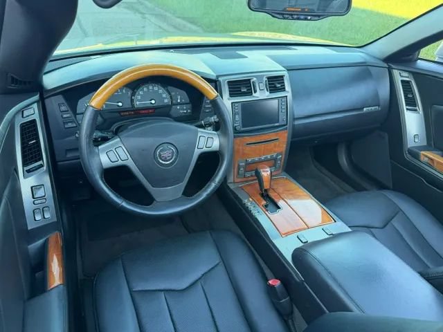 Used 2007 Cadillac XLR RWD image 35