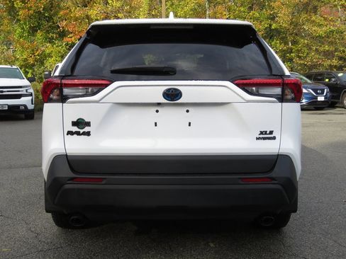 Used 2021 Toyota RAV4 XLE image 7