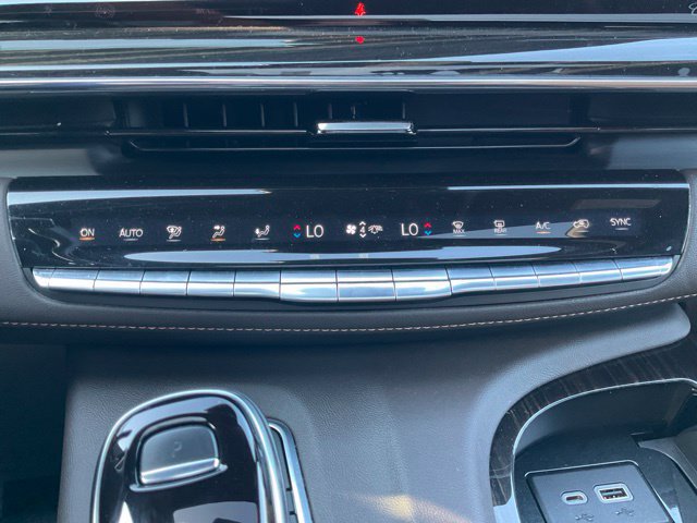 Used 2021 Cadillac Escalade ESV Premium Luxury w/ LPO, Radiant Package AWD/4WD image 16