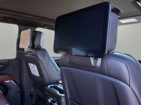 Used 2023 GMC Yukon XL Denali Ultimate image 32