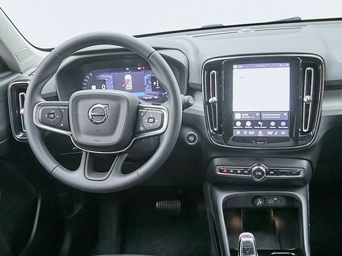 New 2026 Volvo XC40 B5 Plus w/ Protection Package Premier image 28