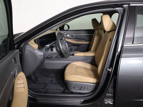 Used 2025 Hyundai Sonata Limited FWD image 33