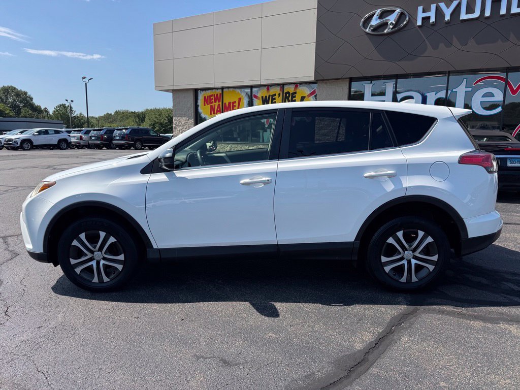 Used 2018 Toyota RAV4 LE w/ All Weather Liner Package AWD/4WD image 8