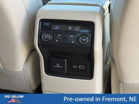 Certified 2021 GMC Acadia Denali w/ Denali Ultimate Package AWD/4WD image 18