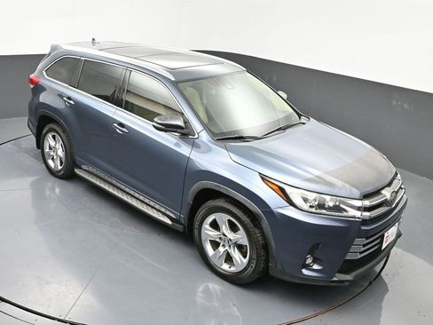 Certified 2019 Toyota Highlander Limited Platinum image 41