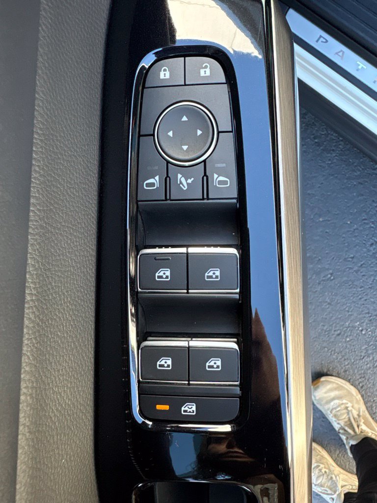 Used 2024 Nissan Pathfinder Platinum w/ Cargo Package AWD/4WD image 17