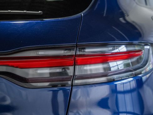 Used 2022 Porsche Macan AWD/4WD image 6