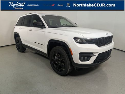 New 2025 Jeep Grand Cherokee Altitude image 1