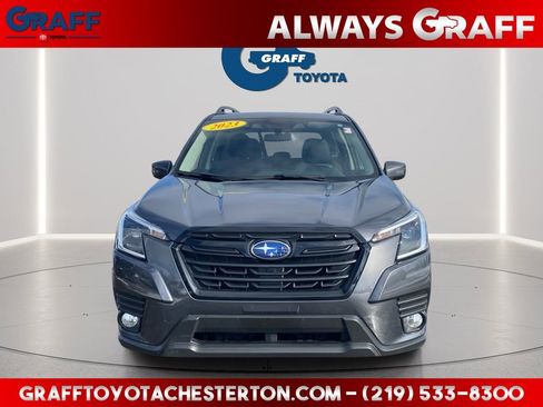 Used 2023 Subaru Forester Premium image 2