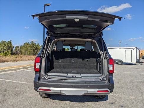 Used 2024 Ford Expedition XLT image 41