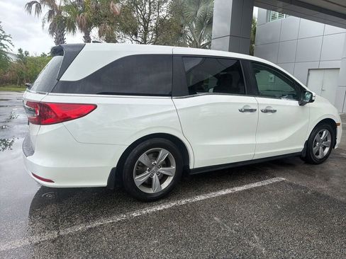 Used 2018 Honda Odyssey EX image 3