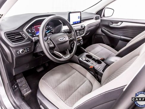 Used 2021 Ford Escape SE image 25