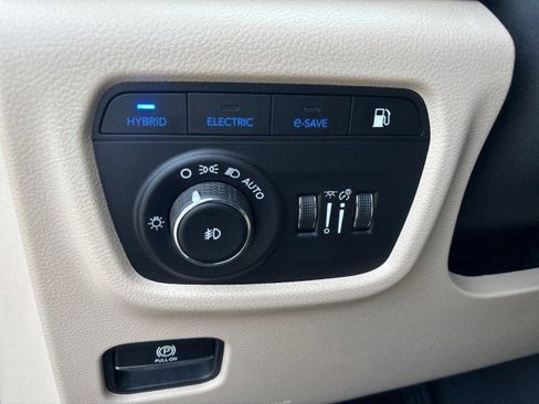 Used 2023 Jeep Grand Cherokee 4WD 4xe w/ Luxury Tech Group II image 10