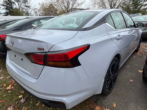 New 2025 Nissan Altima 2.5 SR image 4