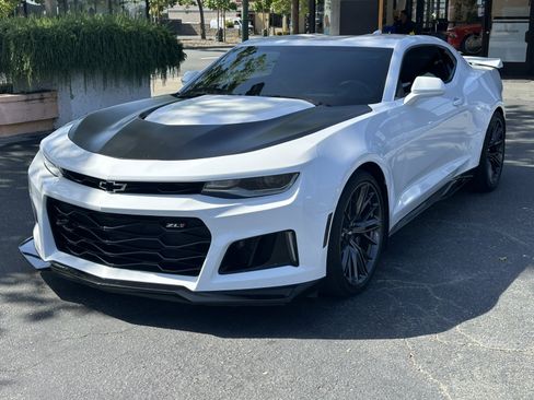 Used 2018 Chevrolet Camaro ZL1 RWD image 4