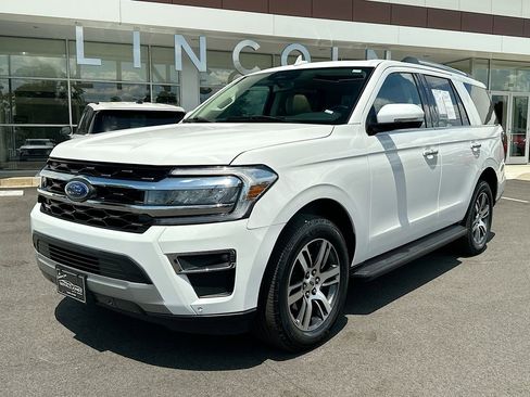 Used 2024 Ford Expedition Limited AWD/4WD image 1