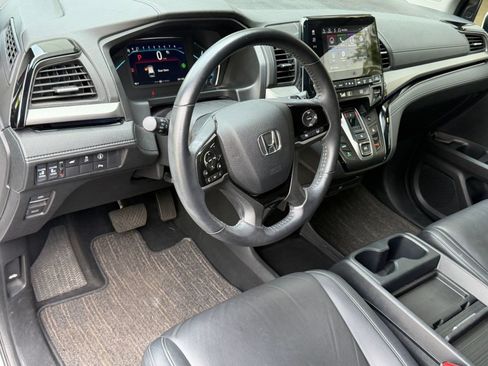 Used 2023 Honda Odyssey Touring image 4
