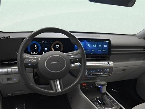 Used 2025 Hyundai Kona SEL image 23