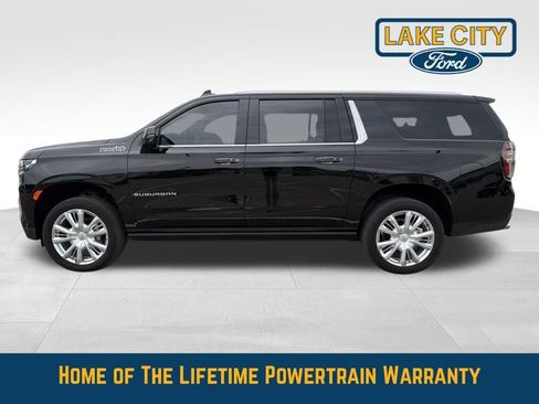 Used 2024 Chevrolet Suburban High Country AWD/4WD image 2