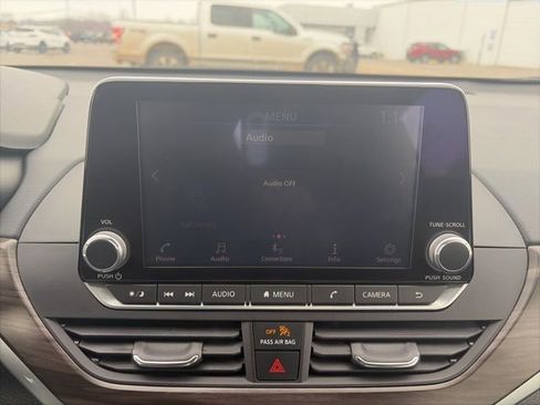 Used 2024 Nissan Altima 2.5 SV image 22