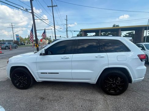 Used 2019 Jeep Grand Cherokee Altitude RWD image 5