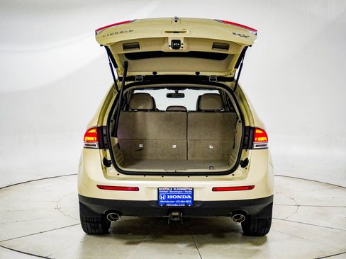 Used 2015 Lincoln MKX FWD w/ Equipment Group 101A image 7