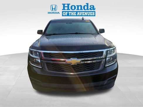 Used 2015 Chevrolet Suburban LT image 2