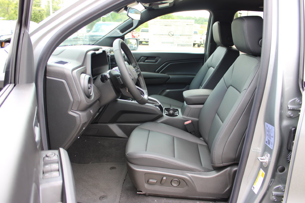 New 2026 Chevrolet Colorado Trail Boss w/ Midnight Edition AWD/4WD image 14