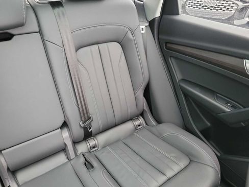 Certified 2023 Audi Q5 2.0T Premium w/ Convenience Package AWD/4WD image 5