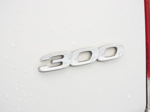 Used 2019 Chrysler 300 Limited image 15