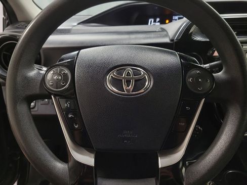 Used 2019 Toyota Prius C FWD image 18