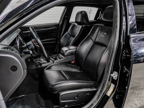 Used 2021 Chrysler 300 S w/ S Model Appearance Package RWD image 39