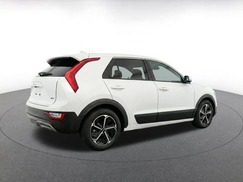 Used 2026 Kia Niro LX FWD image 9