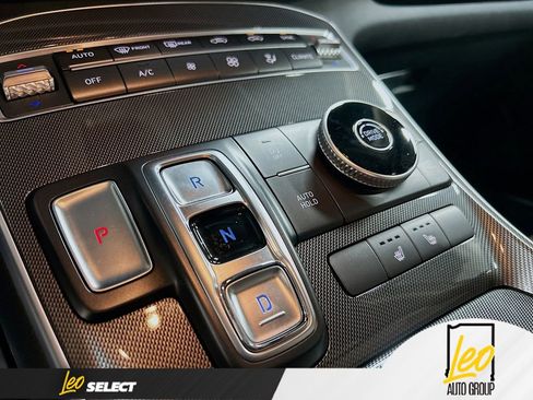 Used 2022 Hyundai Santa Fe SEL w/ Convenience Package image 16