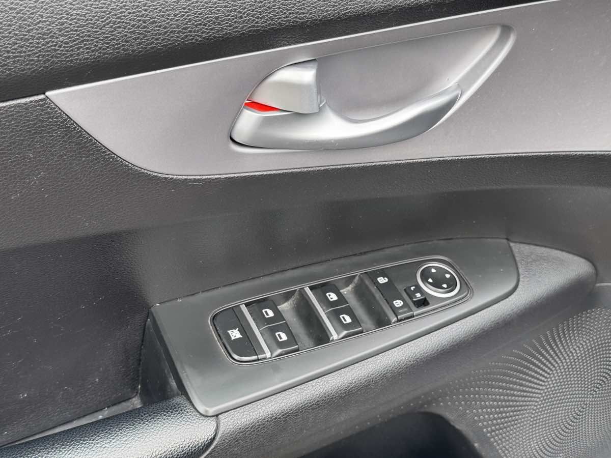Used 2023 Kia Forte LXS FWD image 27