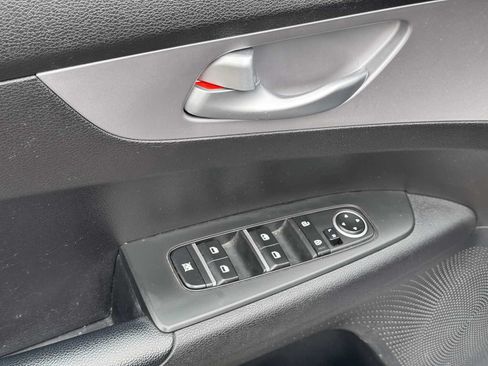 Used 2023 Kia Forte LXS FWD image 27