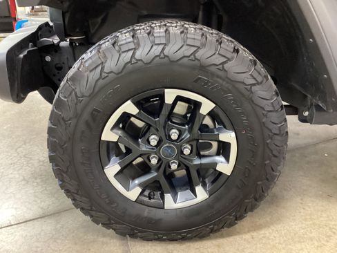 Used 2025 Jeep Wrangler Unlimited Rubicon 4xe w/ Convenience Group image 9