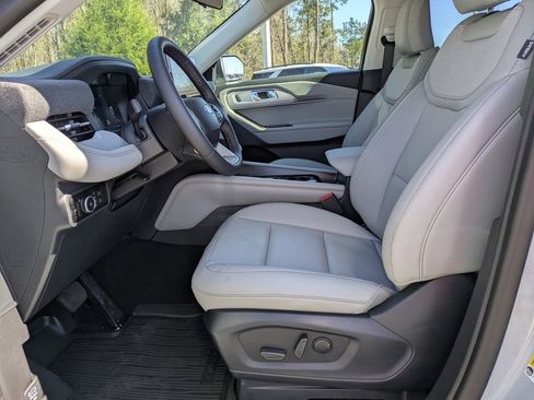 New 2026 Ford Explorer Active w/ Active Comfort Package image 22