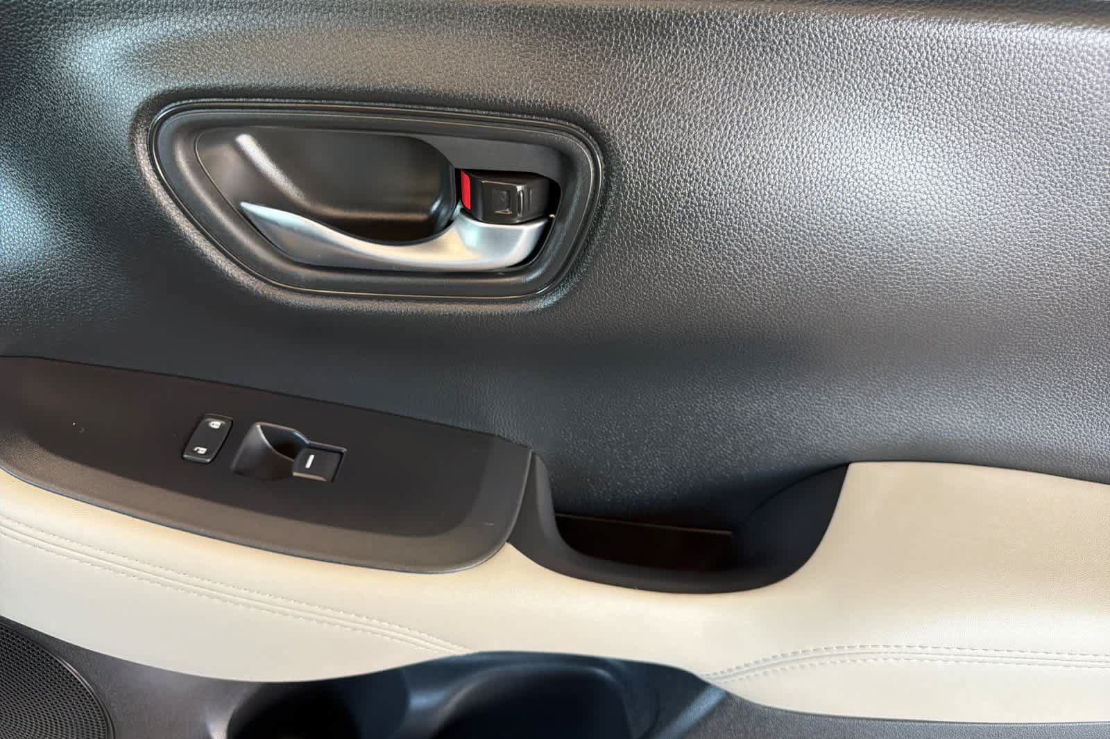 Used 2026 Honda HR-V LX image 18