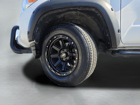 Used 2019 Toyota Tacoma SR w/ SR Convenience Package RWD image 14