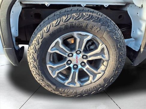 Used 2023 GMC Sierra 1500 SLE image 20