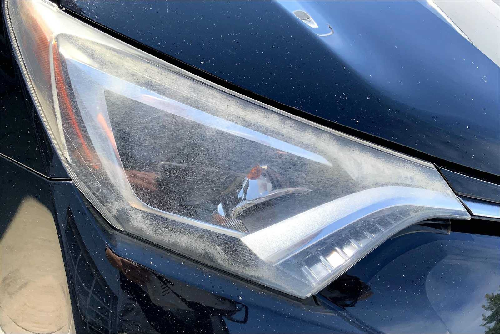 Used 2018 Toyota RAV4 XLE AWD/4WD image 23