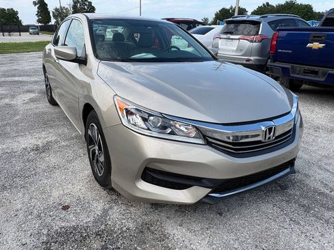 Used 2017 Honda Accord LX image 14