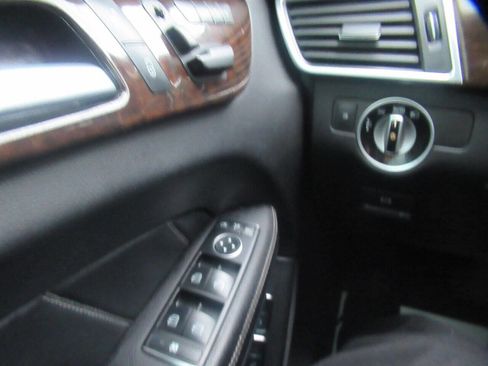 Used 2013 Mercedes-Benz GL 450 4MATIC image 36