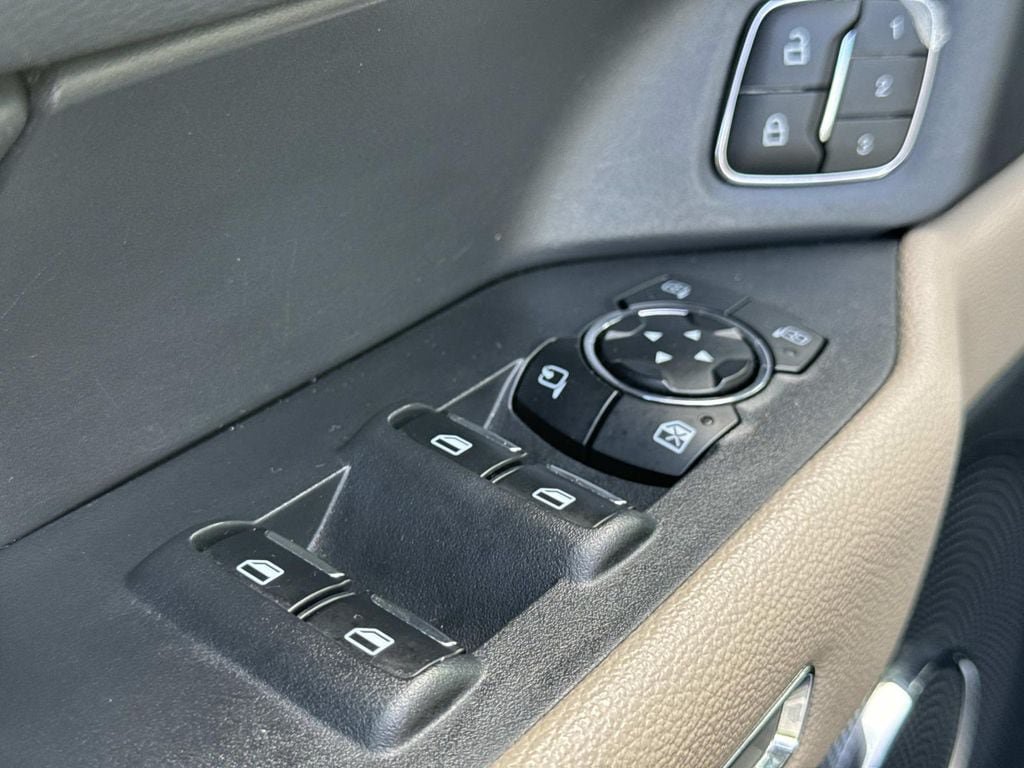 Used 2024 Ford Expedition Limited AWD/4WD image 32